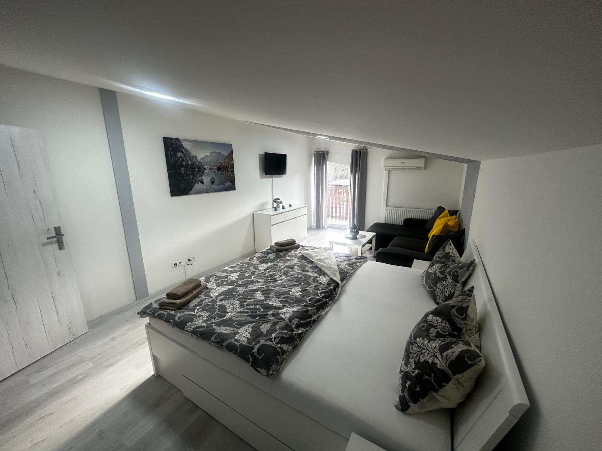 Penzion-Hutira Relax Club Handlová Екстериор снимка